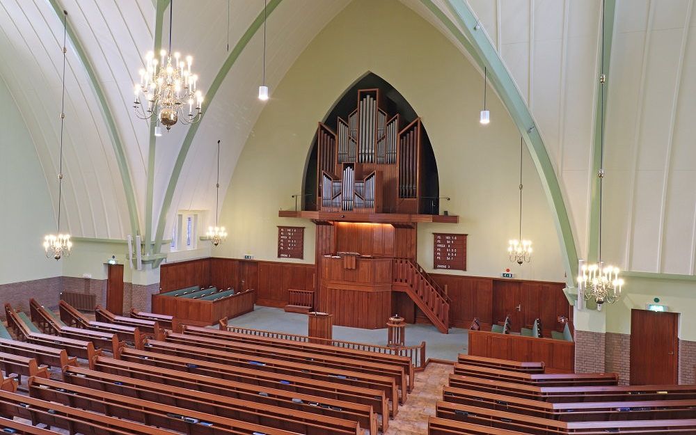 Interieur van de Salemkerk van de gereformeerde gemeente te Lisse. beeld Jaap Sinke