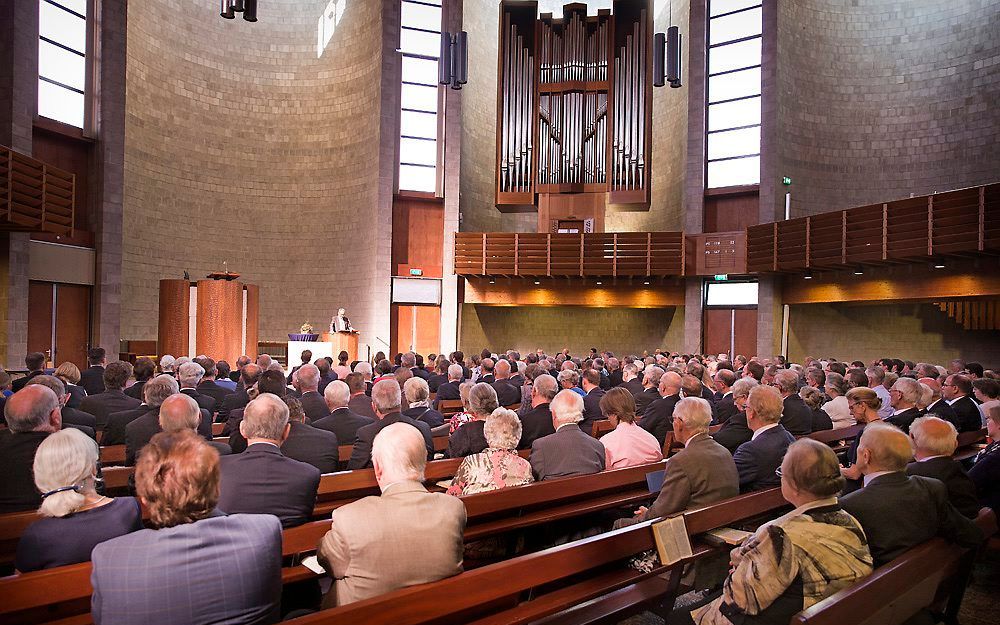 Bezoekers van het minisymposium ”Dienaar des Woords in de kerk van 2016”. Het symposium was georganiseerd ter gelegenheid van het veertigjarig ambtsjubileum van ds. J. J. van Eckeveld, predikant van de gereformeerde gemeente (gg) te Zeist. beeld RD, Henk 