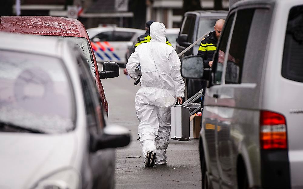 De forensische opsporing doet onderzoek bij de woning van zakenman Koen Everink aan de Hoflaan in Bilthoven waar hij dood is aangetroffen. beeld ANP