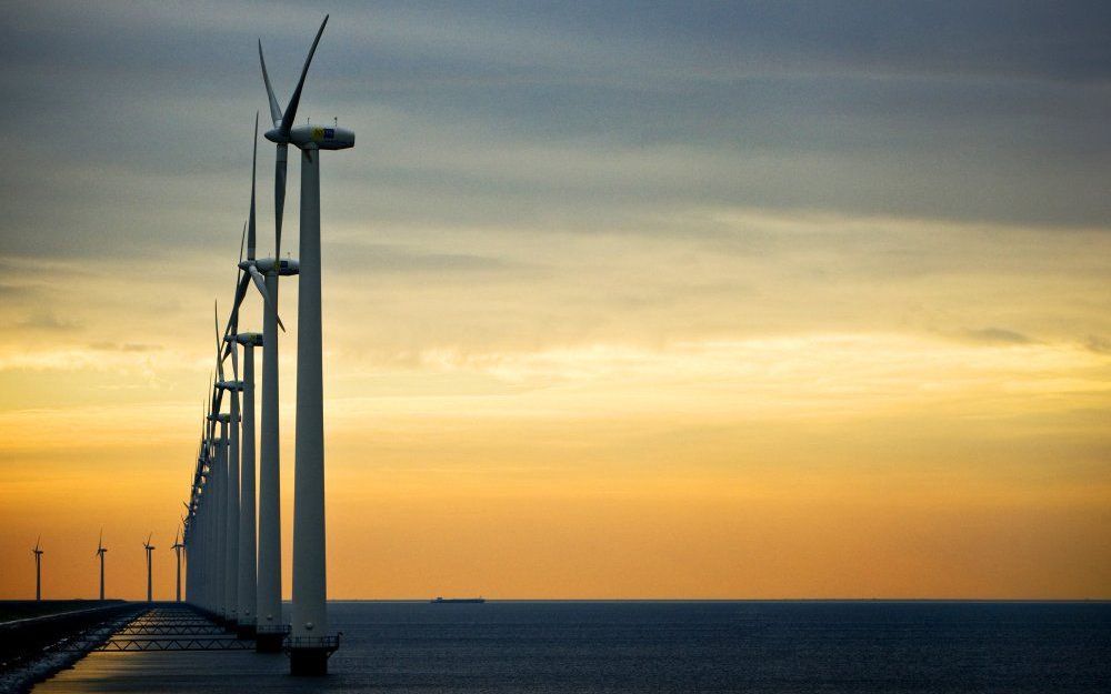 Windmolens langs de A6 bij Urk. Foto ANP