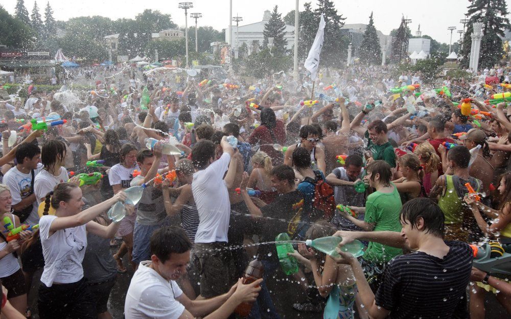 Groot watergevecht in Moskou. Foto EPA