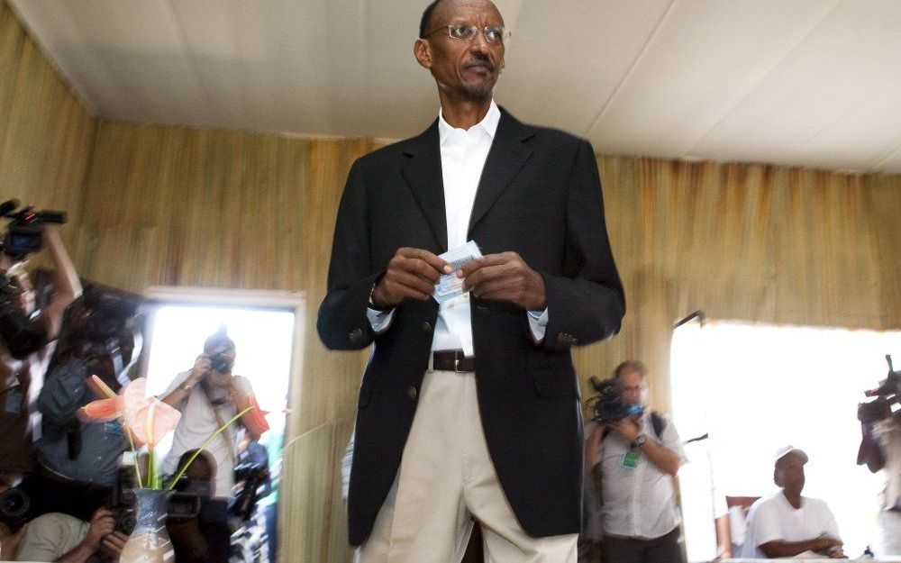 Kagame brengt zijn stem uit. Foto EPA