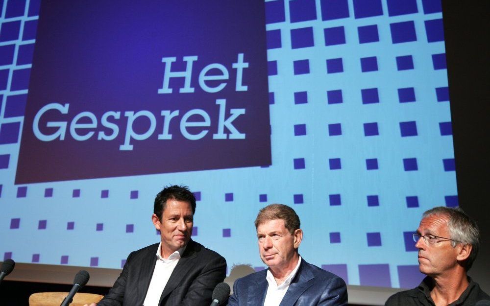 Initiatiefnemers van Het Gesprek bij de start van de zender. Foto ANP