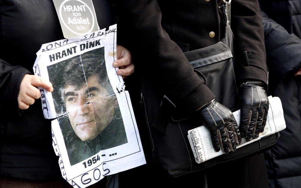 Foto van de in 2007 vermoorde journalist Hrant Dink. Foto EPA