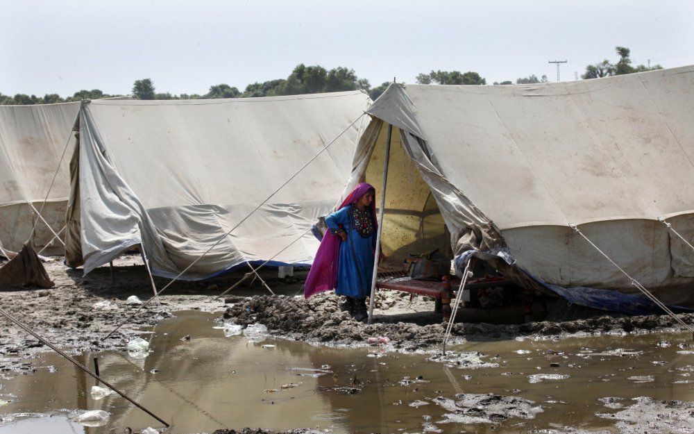 De omstandigheden in de Pakistaanse tentenkampen zijn uiterst onhygiënisch. Foto Jaco Klamer