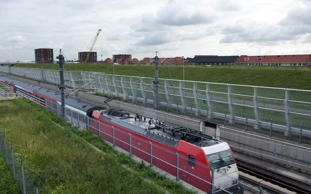 In de gemeente Lansingerland liggen tienduizend mensen wakker door het vele lawaai van de Hogesnelheidslijn-Zuid. Foto ANP