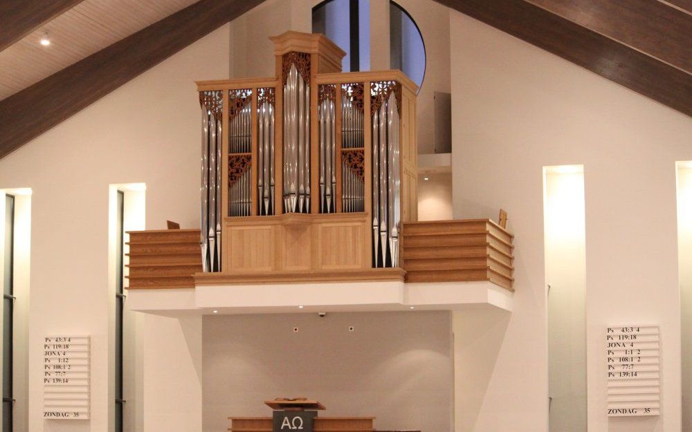 Het uitgebreide orgel in de nieuwe kerk van de gereformeerde gemeente van Waarde. Foto RD