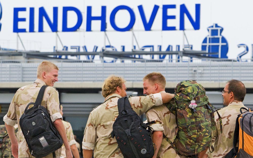 Een vliegtuig van Transavia kwam zaterdagmorgen in de problemen vlak voor de landing op Eindhoven Airport. Foto ANP