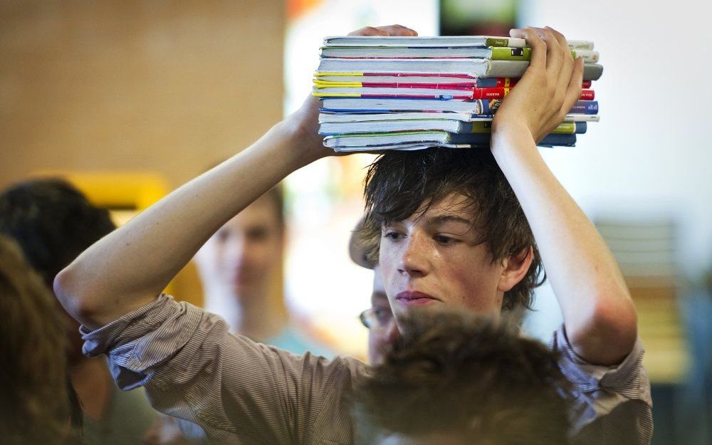 Schooluitval kan verder teruggedrongen worden door voorlichting en begeleiding. Foto ANP