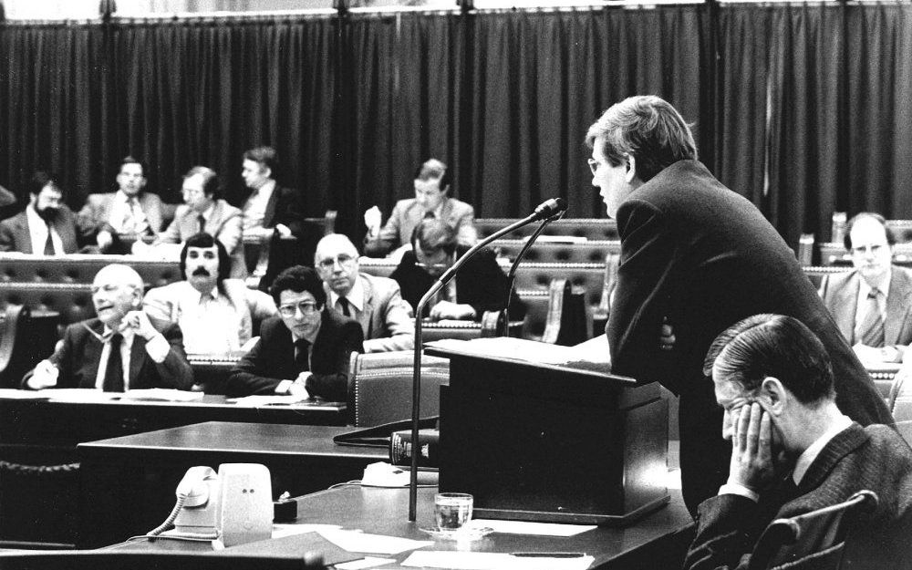 Premier Van Agt (l.) en vicepremier Wiegel bij een debat in de Tweede Kamer in 1980. Foto ANP