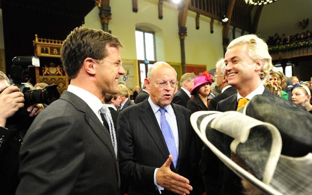 VVD-leider Mark Rutte ontmoet op Prinsjesdag VVD-lid Uri Rosenthal (M) en PVV-leider Geert Wilders (R) in de Ridderzaal in Den Haag. Foto ANP