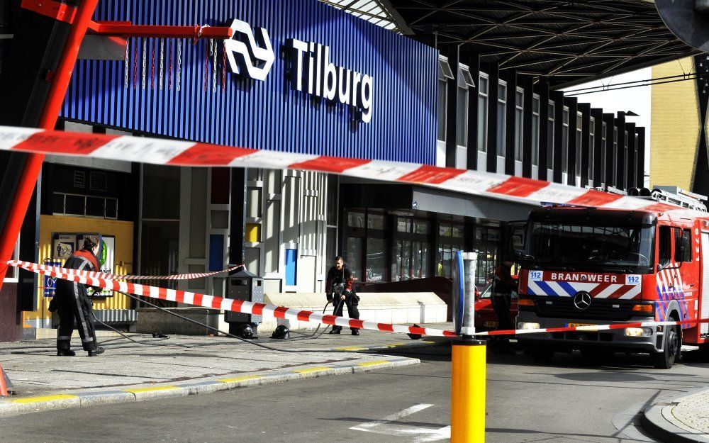 Centraal Station Tilburg is vrijdag een groot deel van de middag ontruimd geweest nadat er een verdacht koffertje op een perron was achtergebleven. Foto ANP