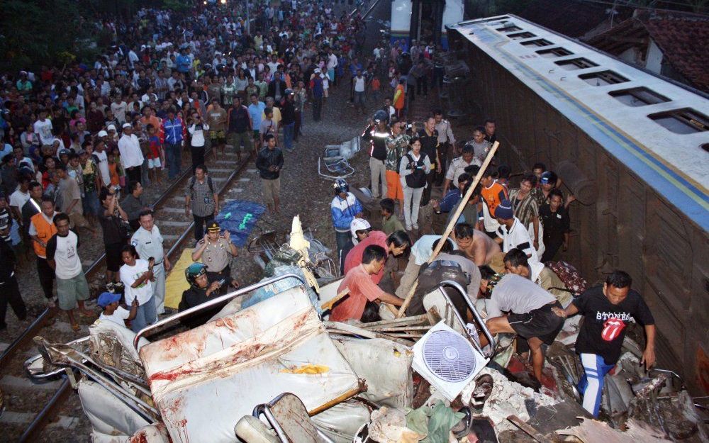 Een treinongeluk in Indonesië heeft zeker 33 mensen het leven gekost. Foto EPA