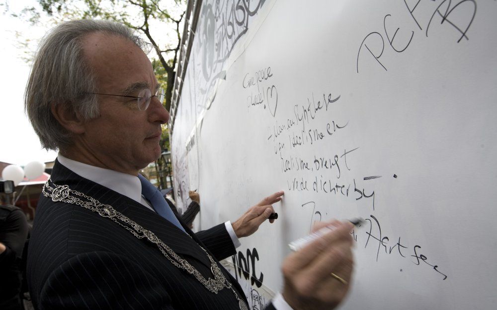 Burgemeester Jozias van Aartsen van Den Haag heeft dinsdag op de Internationale Metropolis conferentie over migratie en integratie opgeroepen tot meer tolerantie en begrip voor moslims. Foto ANP