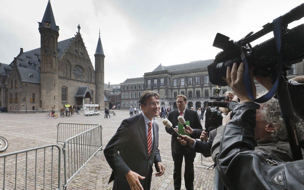 Verhagen op het Binnenhof. Foto ANP