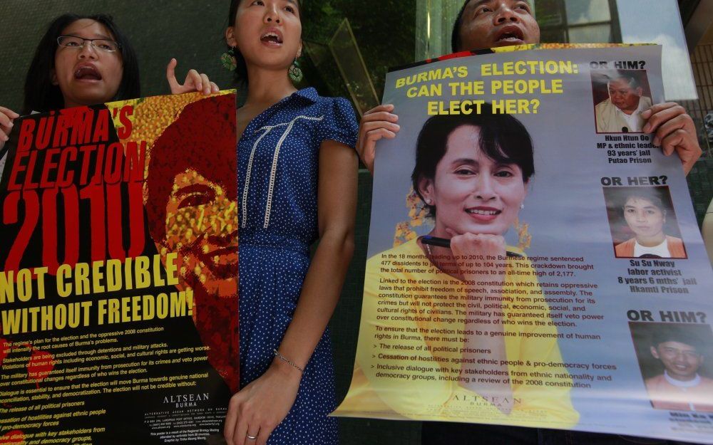 Aung San Suu Kyi zal niet stemmen. Dat heeft haar advocaat laten weten. Foto EPA