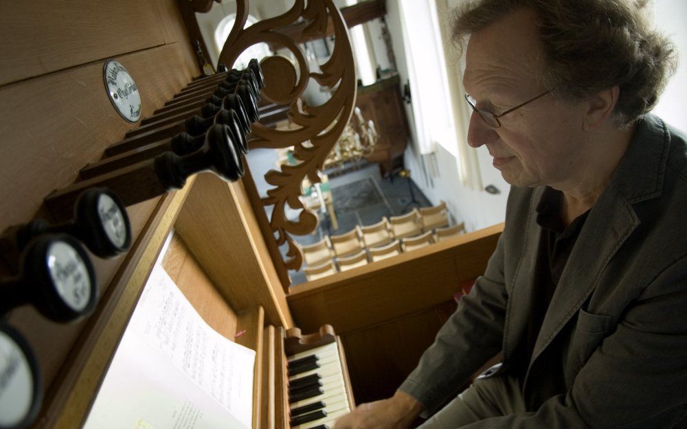 Jan Kobus is vijftig jaar organist. Foto Leeuwarder Courant/Jilmer Postma