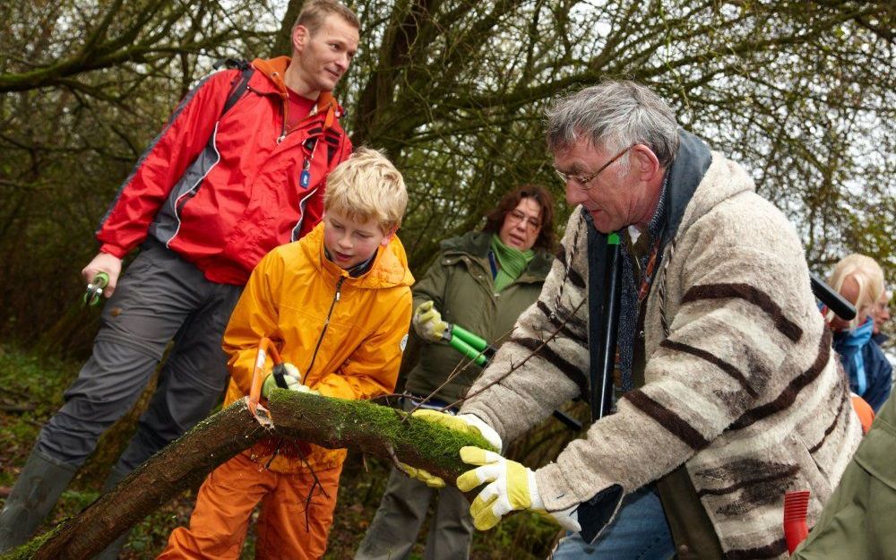 Natuurwerkdag. Foto EPA