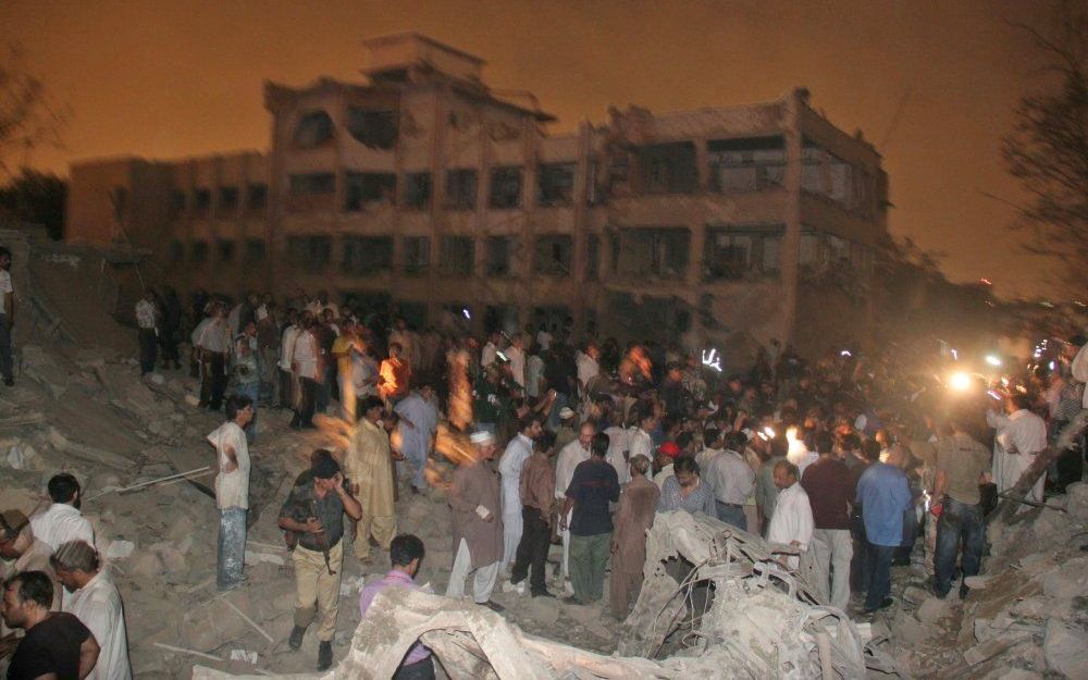 Het getroffen politiebureau in Karachi. Foto EPA