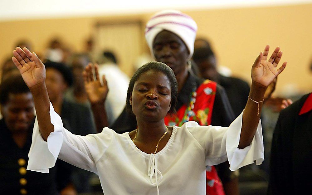 De Pinksterbeweging heeft grote invloed in Afrikaanse landen, zoals Nigeria. Dat heeft ook zijn weerslag op groepen binnen de islam. Sommige antropologen spreken van “Islamitisch Pinksterdom” Foto EPA