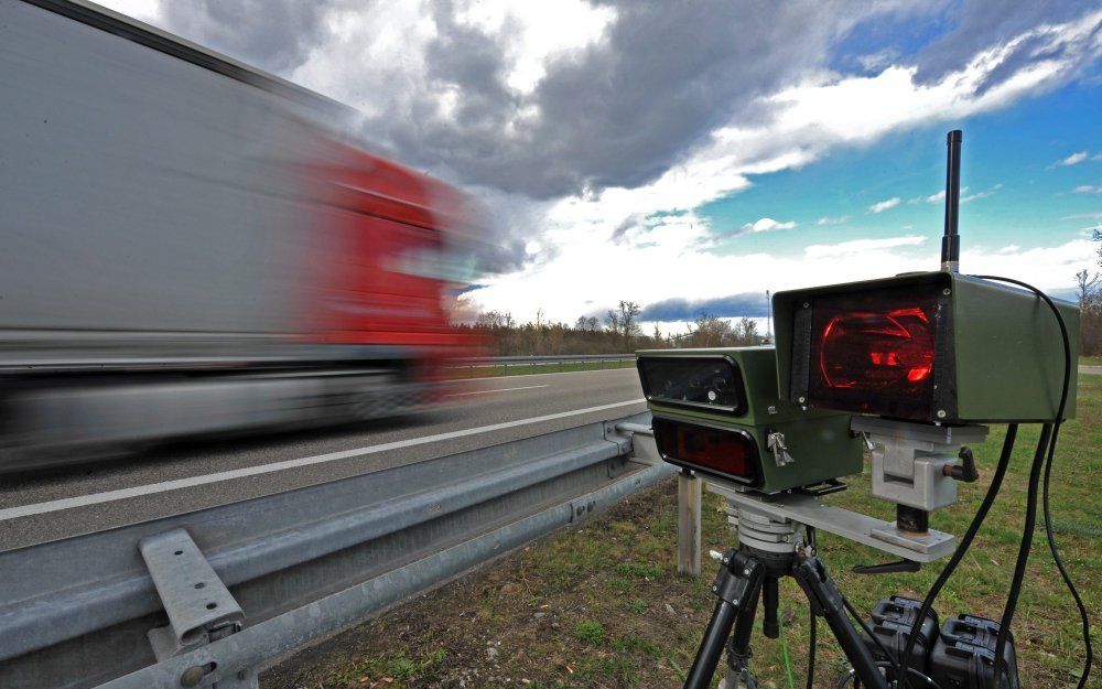 De Duitse wegen zijn fors veiliger geworden. In Duitsland vallen dit jaar voor het eerst in vele tientallen jaren minder dan vierduizend verkeersdoden. Foto EPA