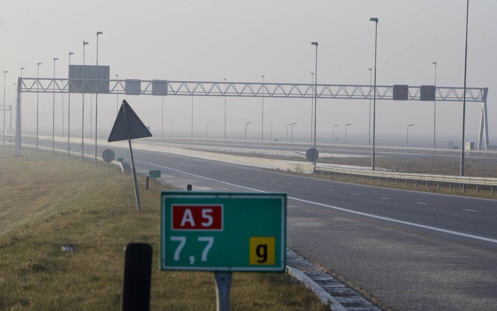 De ANWB waarschuwt zaterdagavond voor ijzel in het westelijke deel van het land.  Foto ANP