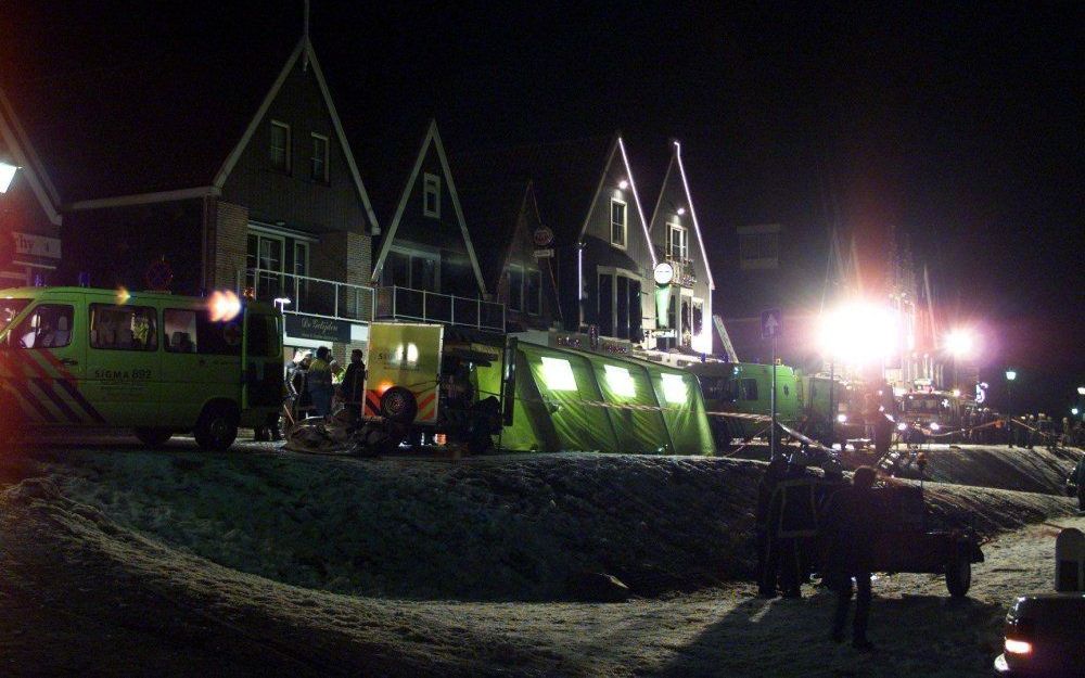 In het Volendamse café De Hemel brak in de nieuwjaarsnacht van 2001 brand uit. De ramp kostte veertien jongeren het leven. Foto ANP