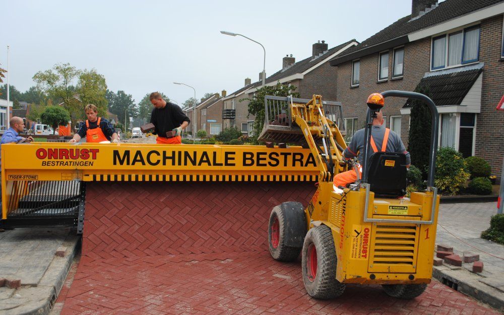 De Tiger-Stone straat met gemak 300 vierkante meter per dag. Foto M&H Trading