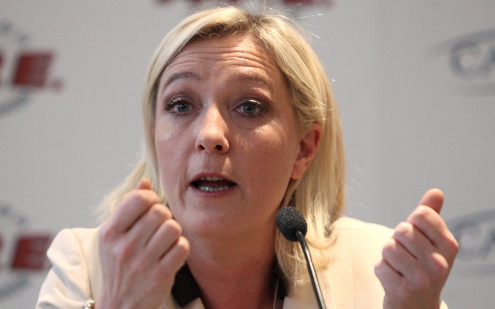 Marine Le Pen, dochter van Jean-Marie Le Pen, neemt het partijleiderschap van het Front National over.  Foto EPA