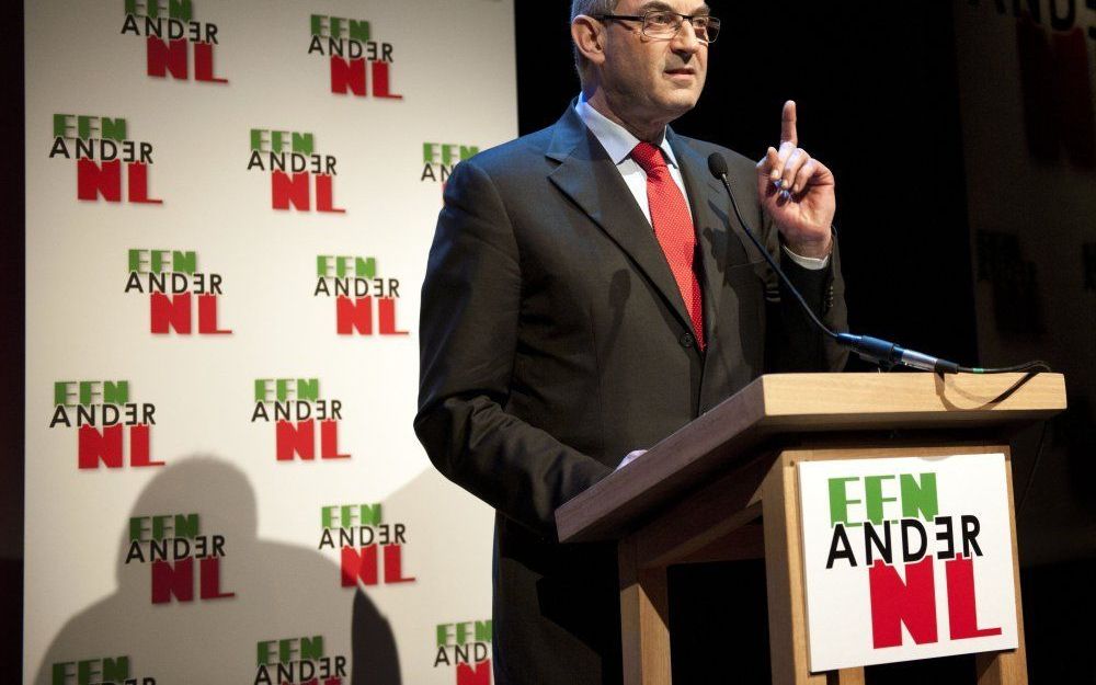 PvdA-leider Job Cohen spreekt tijdens de manifestatie Een Ander Nederland tegen het kabinet in Amsterdam. Foto ANP