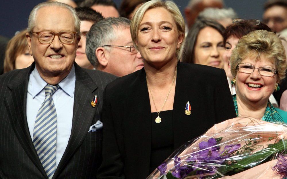 Vader en dochter Le Pen. Foto EPA