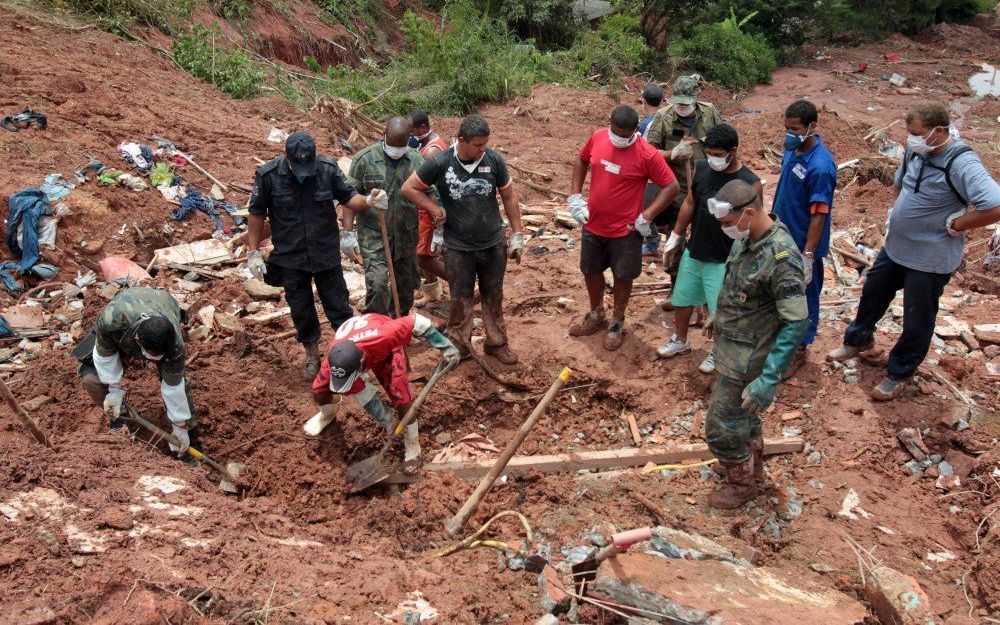 Er worden nog zeker 207 mensen vermist na de overstromingen en aardverschuivingen in Rio de Janeiro.  Foto EPA