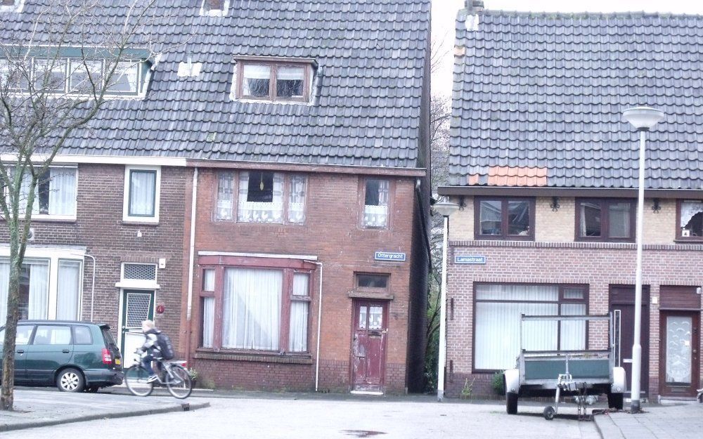 Verzakte huizen in de Rotterdamse wijk Kralingseveer. De wijk kampt met wateroverlast. Foto Dick den Braber