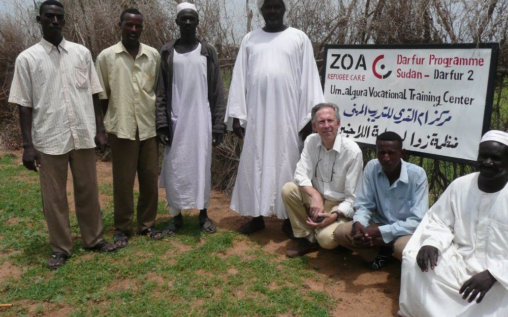 Bart Dorsman werkt als landendirecteur voor ZOA-Vluchtelingenzorg in Noord-Sudan. Zijn vrouw verhuisde mee naar Afrika. „Het is bijzonder om hoop te mogen brengen.” Foto Bart Dorsman