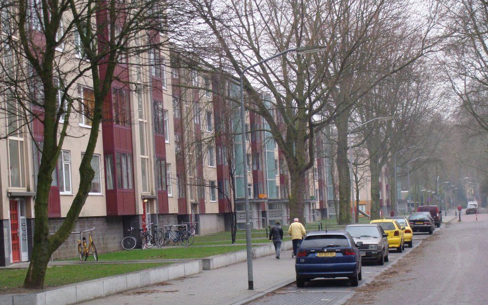 DORDRECHT – De Colijnstraat in Dordrecht. Het onlangs gestarte handhavingsteam Colijnstraat lijkt succes te hebben. Foto André Bijl