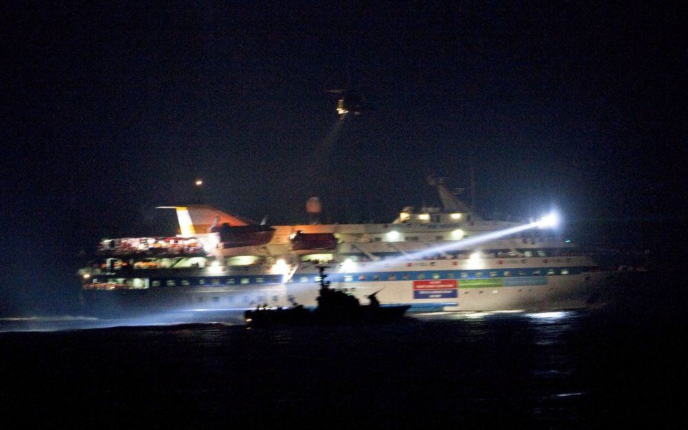 „De Gazavloot was een regelrechte provocatie, een ordinaire publiciteitsstunt.” Foto: een Israëlisch oorlogsschip onderschept een vaartuig van het Gaza Flotilla in mei vorig jaar. Foto EPA