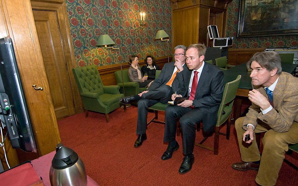 Ondanks een winst van 17.000 stemmen heerste er bij de SGP’ers in de koffiekamer van het Eerste Kamergebouw geen juichstemming.	Foto Cees van der Wal