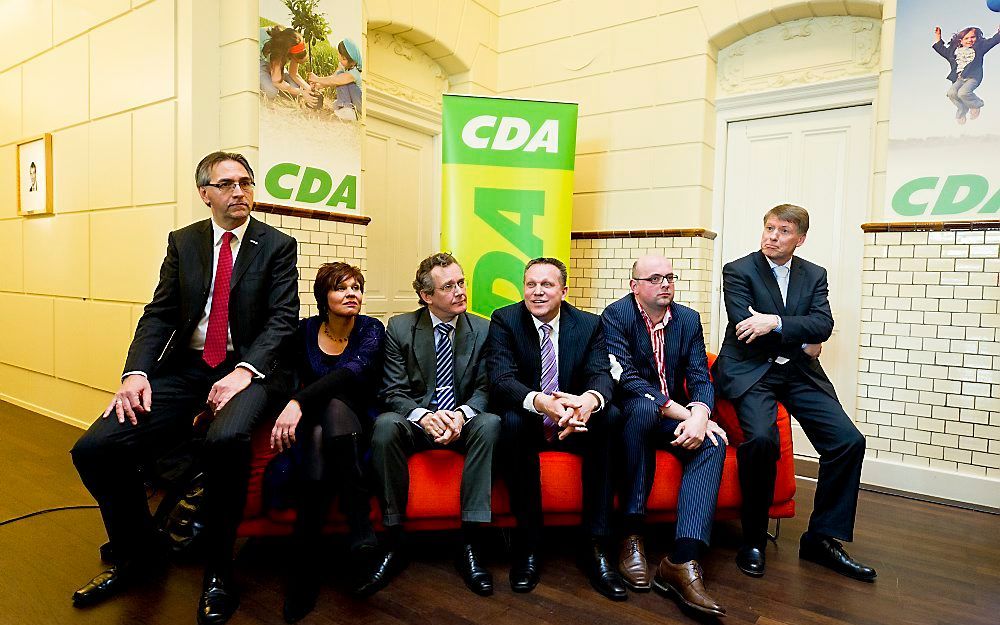 De kandidaten voor het partijvoorzitterschap van het CDA. Vlnr: Ronald Zoutendijk, Ruth Peetoom, Jan de Visser, Ton Roerig, Martijn Vroom en Sjaak van der Tak. Foto ANP