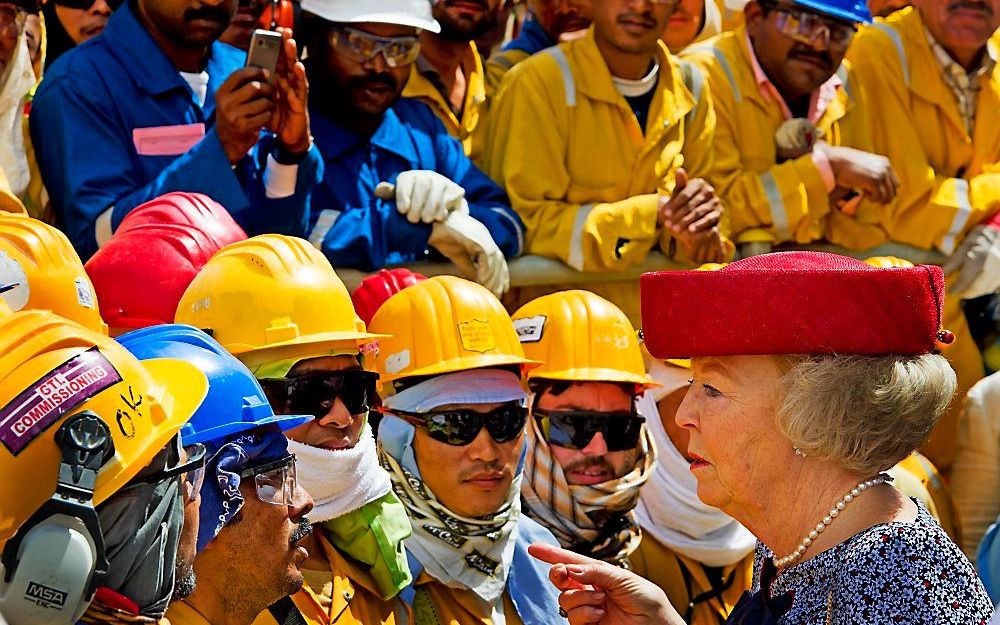 Koningin Beatrix bezoekt Shell Pearl in Doha, Qatar. Foto ANP