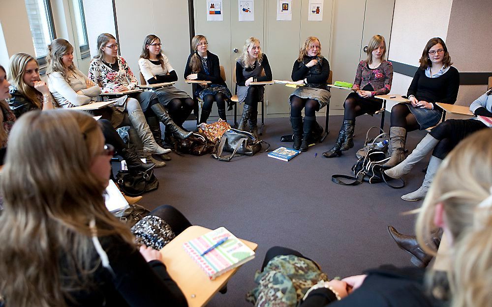 Het leven van kinderen ligt op hun twaalfde jaar al voor een niet gering deel vast en dat is allesbehalve wenselijk. Dat stelt drs. Leo Lenssen, lector maatschappelijk ondernemerschap aan Hogeschool Inholland, in het proefschrift dat hij op 21 maart verde