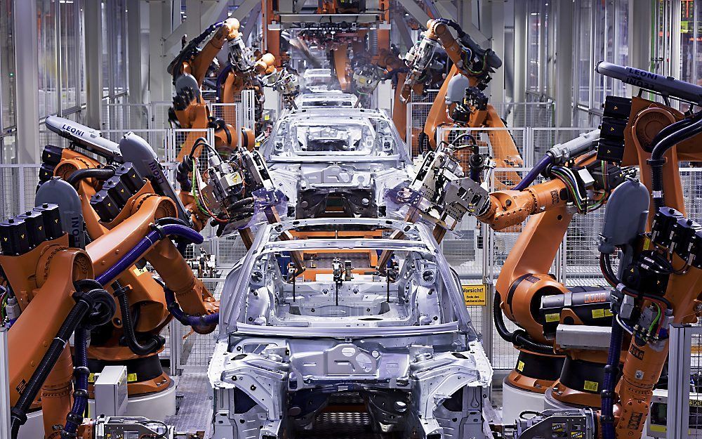 Een groot deel van het laswerk wordt door robots uitgevoerd. Foto Audi