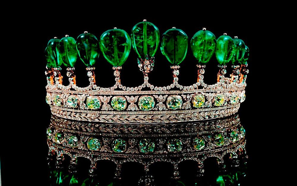 Veilinghuis Sotheby’s veilt een uiterst kostbare tiara waarvan edelstenen eigendom zijn geweest van de Franse keizerin Eugénie.