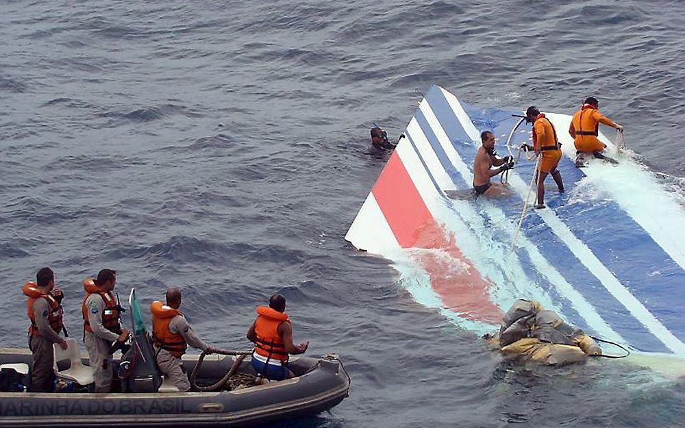 Deel van het Air France toestel dat al in 2009 gevonden werd. Foto EPA