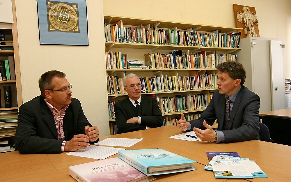 Discussiegesprek over de islam met vlnr: dhr. Reitsma, dr. Op 't Hof en dhr. Rentier. Foto RD, Anton Dommerholt