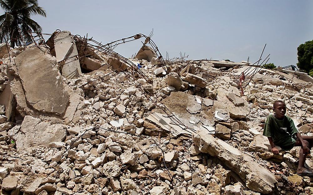 De wederopbouw in het door een zware aardbeving getroffen Haïti verloopt langzamer dan verwacht door onder meer een gebrek aan ambtenaren en de moeilijke bereikbaarheid. Foto EPA