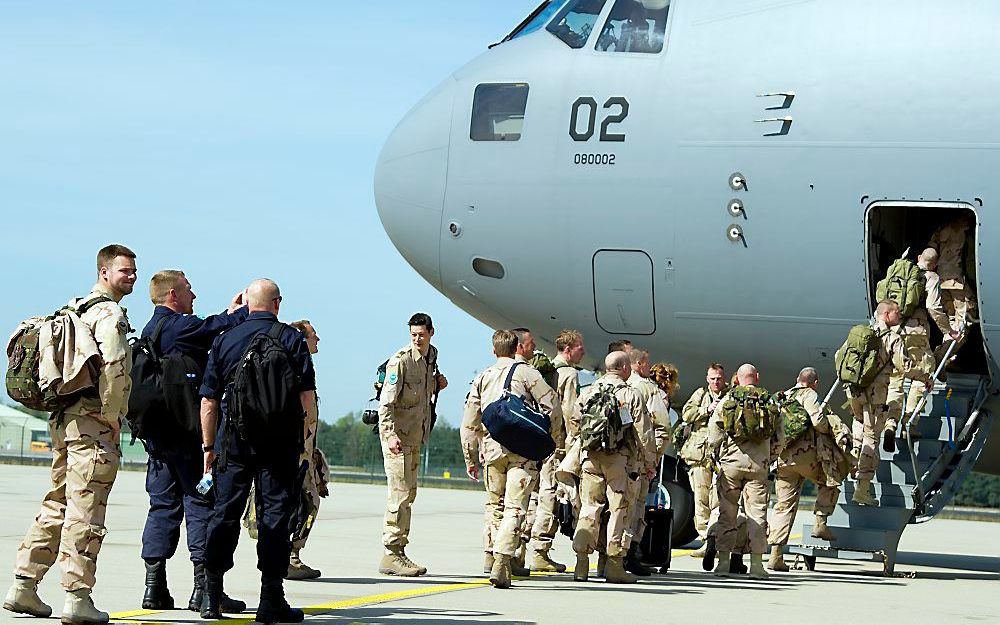 Nederlandse kwartiermakers bij hun vertrek naar Kunduz. Foto ANP