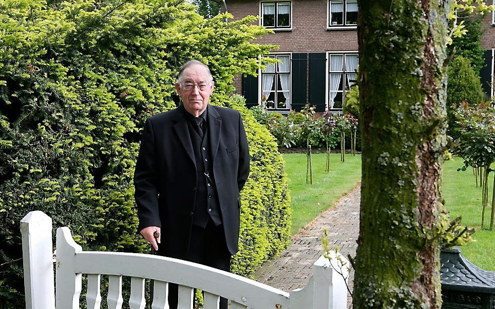 Ouderling Philibert van de oud gereformeerde gemeente te Geldermalsen: „Er is geen levende nood over het vacant zijn, en daarom tobben we maar wat voort.” Foto RD