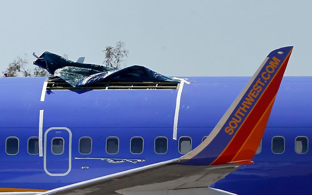 Na de noodlanding van een Boeing 737-300 van het Amerikaanse Southwest Airlines eerder deze maand als gevolg van het wegvallen van de cabinedruk staat metaalmoeheid van vliegtuigen weer centraal in de discussie over veilig vliegen. Foto AP