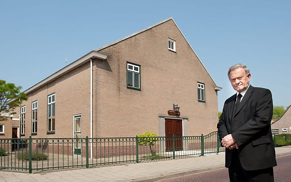 SINT ANNALAND – Ouderling K. A. Heijboer: „De gereformeerde gemeente te Sint Annaland heeft ongeveer 200 beroepen uitgebracht, maar nog zijn we herderloos.” Foto Wim van Vossen Fotografie