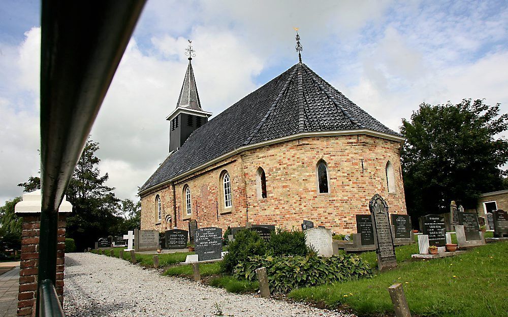 Op de website van Pro Lectori staan alle Friese predikanten op een rij. Foto: de kerk van Exmorra. Foto RD, Anton Dommerholt